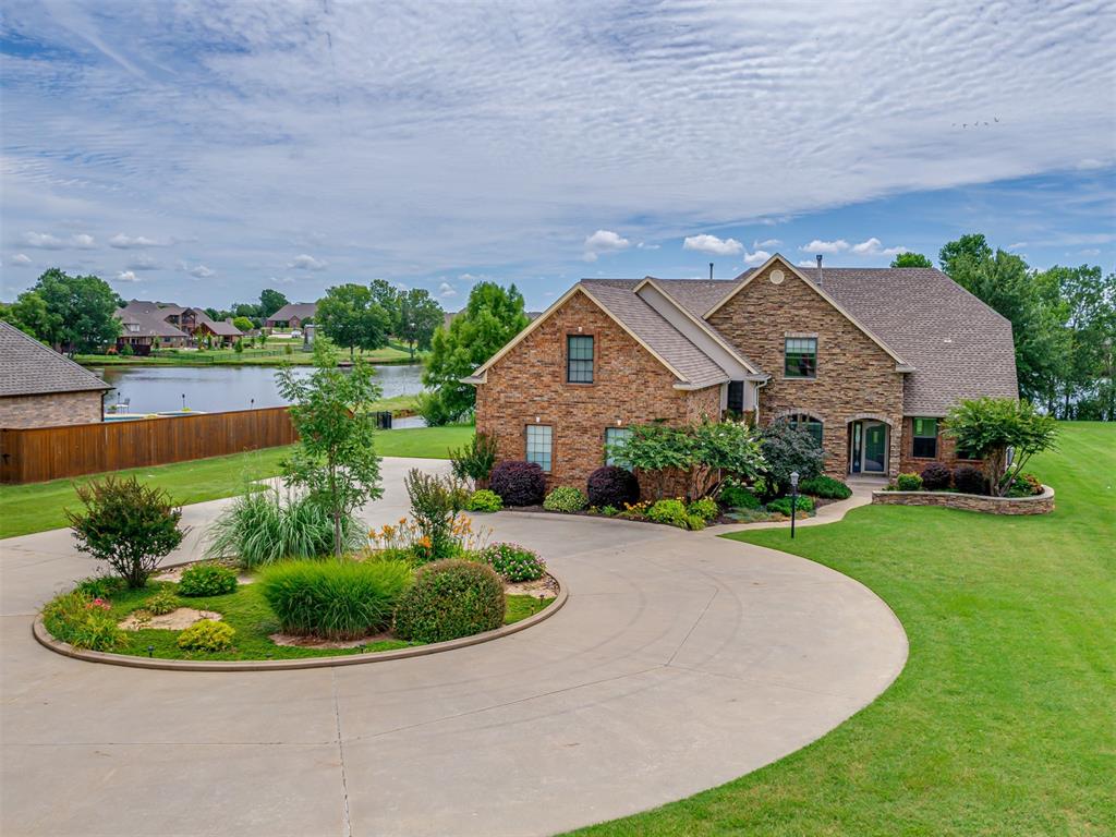 3004 Twin Lake Drive Property Photo