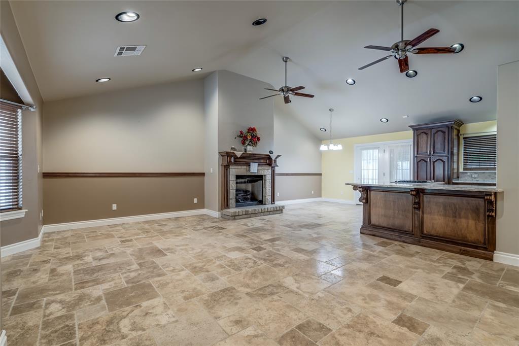 6704 Tall Oaks Drive Property Photo 3