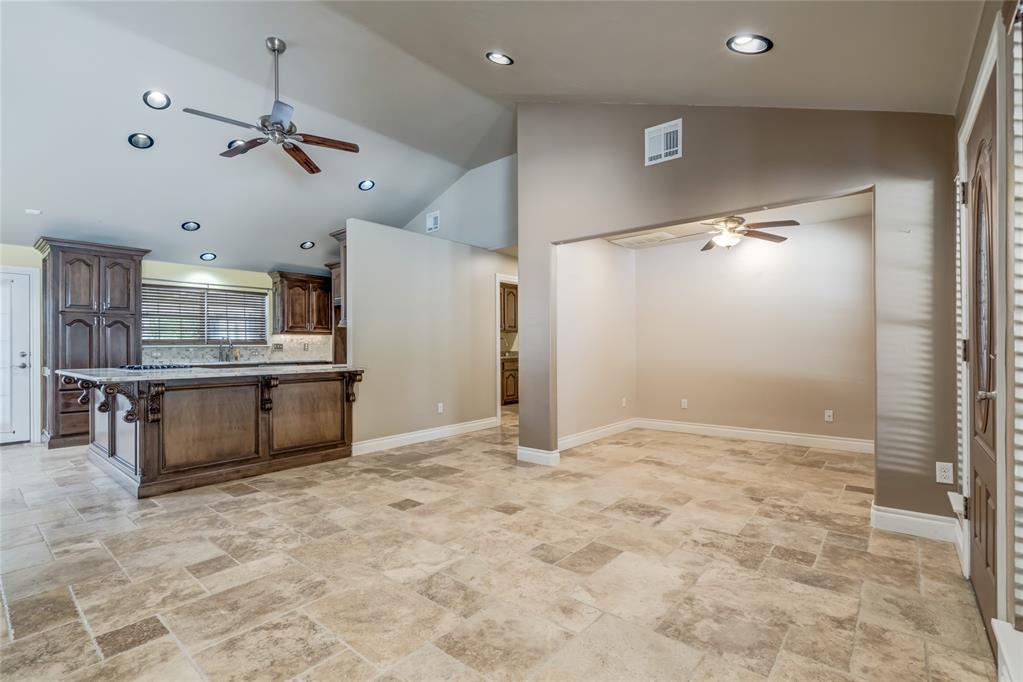 6704 Tall Oaks Drive Property Photo 7