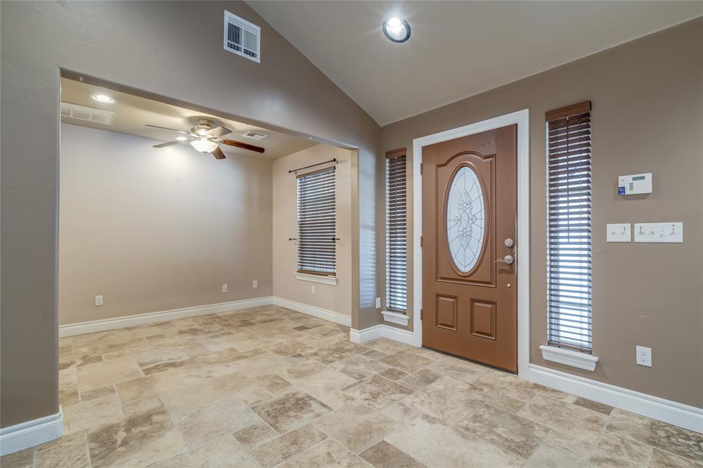 6704 Tall Oaks Drive Property Photo 8