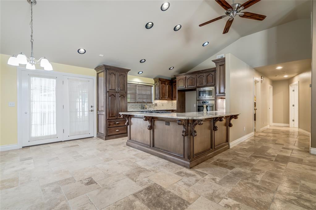 6704 Tall Oaks Drive Property Photo 13