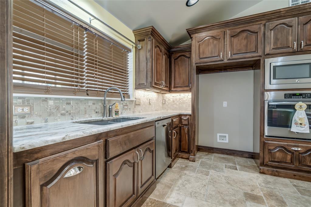6704 Tall Oaks Drive Property Photo 21