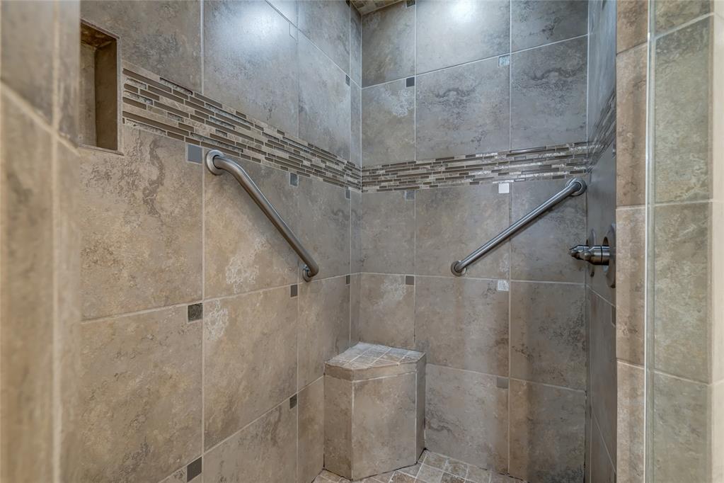 6704 Tall Oaks Drive Property Photo 32