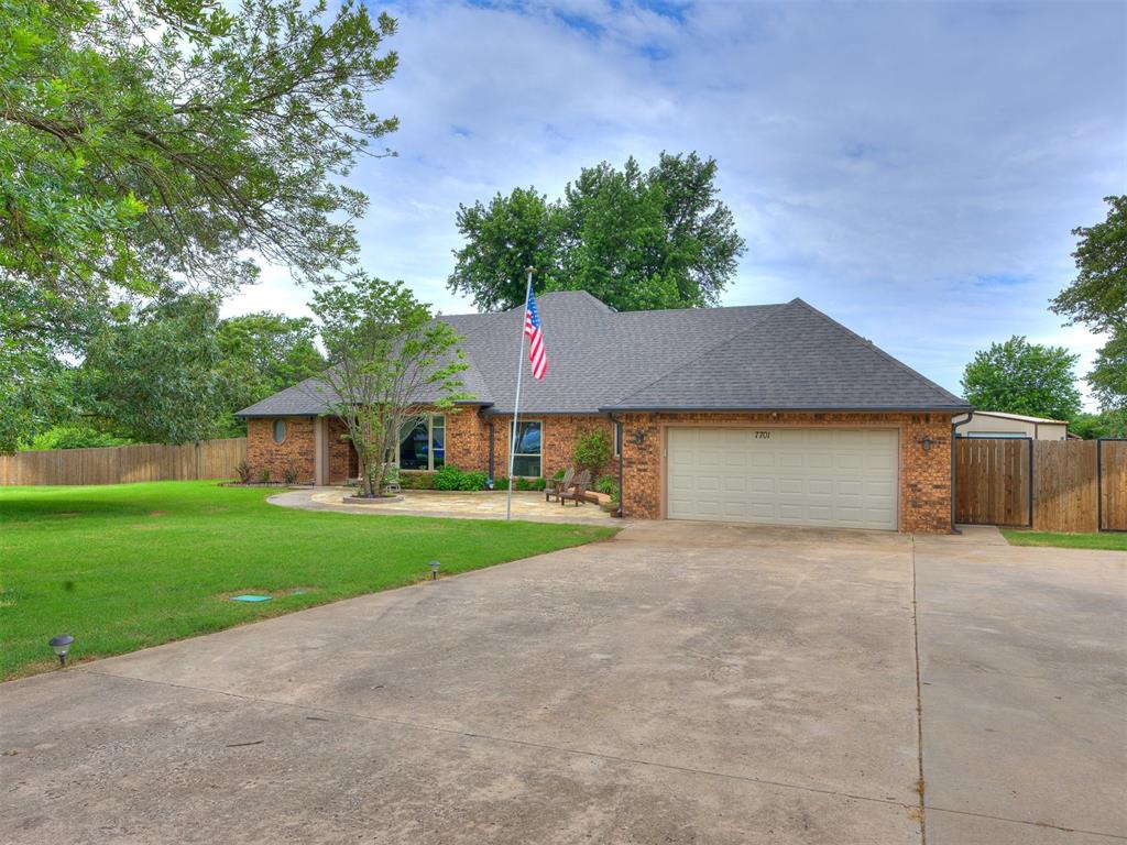 7701 S Maywood Lane Property Photo 1