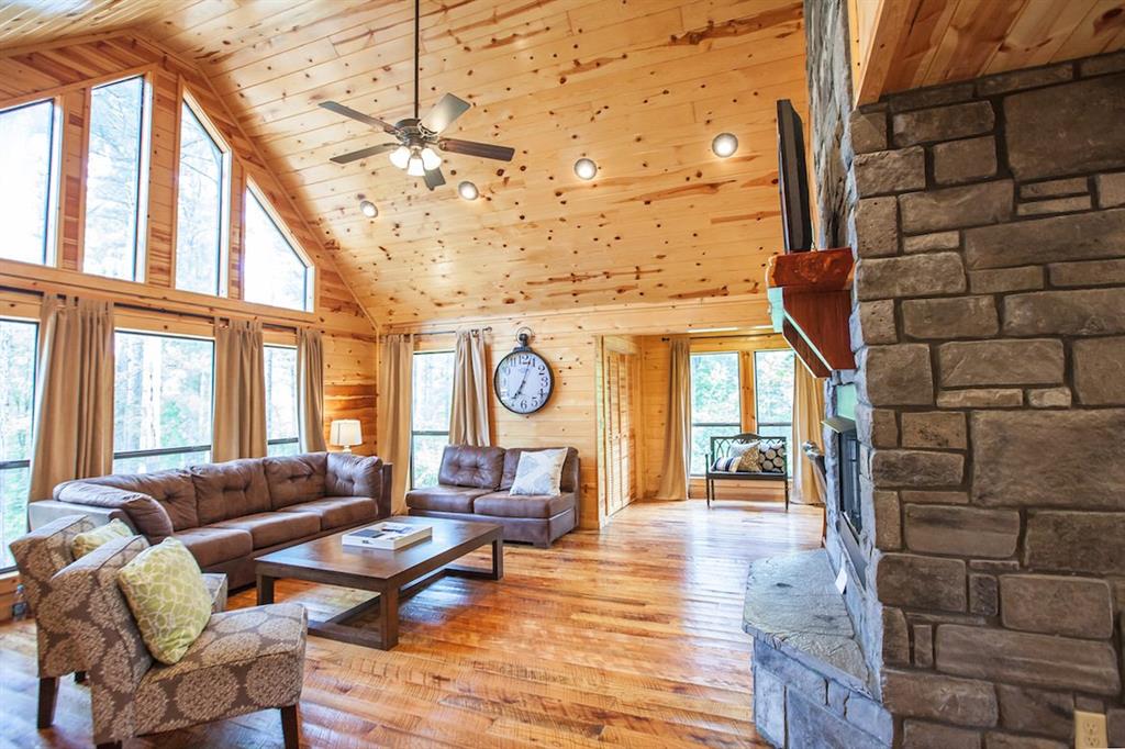 165 Huckleberry Trail Property Photo 3