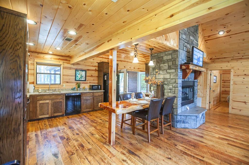 165 Huckleberry Trail Property Photo 4