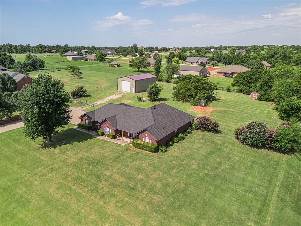 813 Summer Oaks Drive Property Photo 1