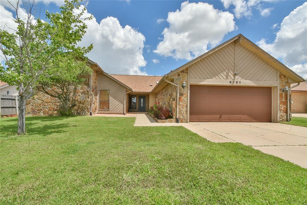 3121 SW 128th Street Property Photo 1