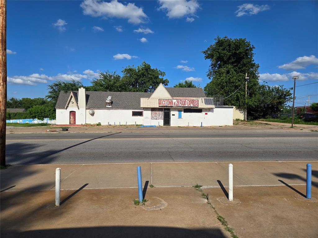 2900 S Robinson Avenue Property Photo