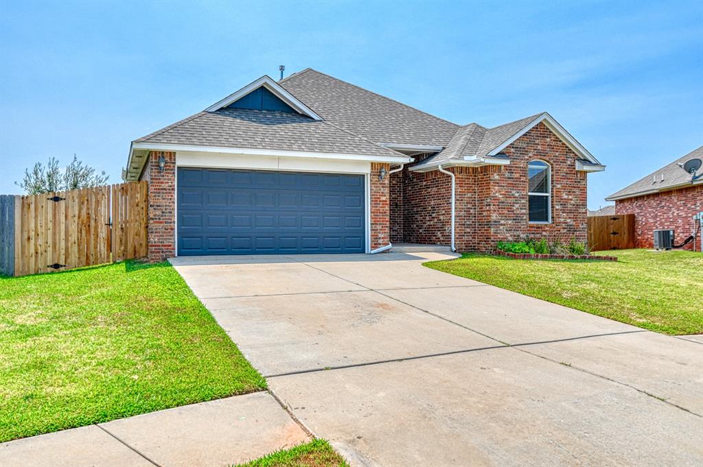 816 Lakeview Drive Property Photo