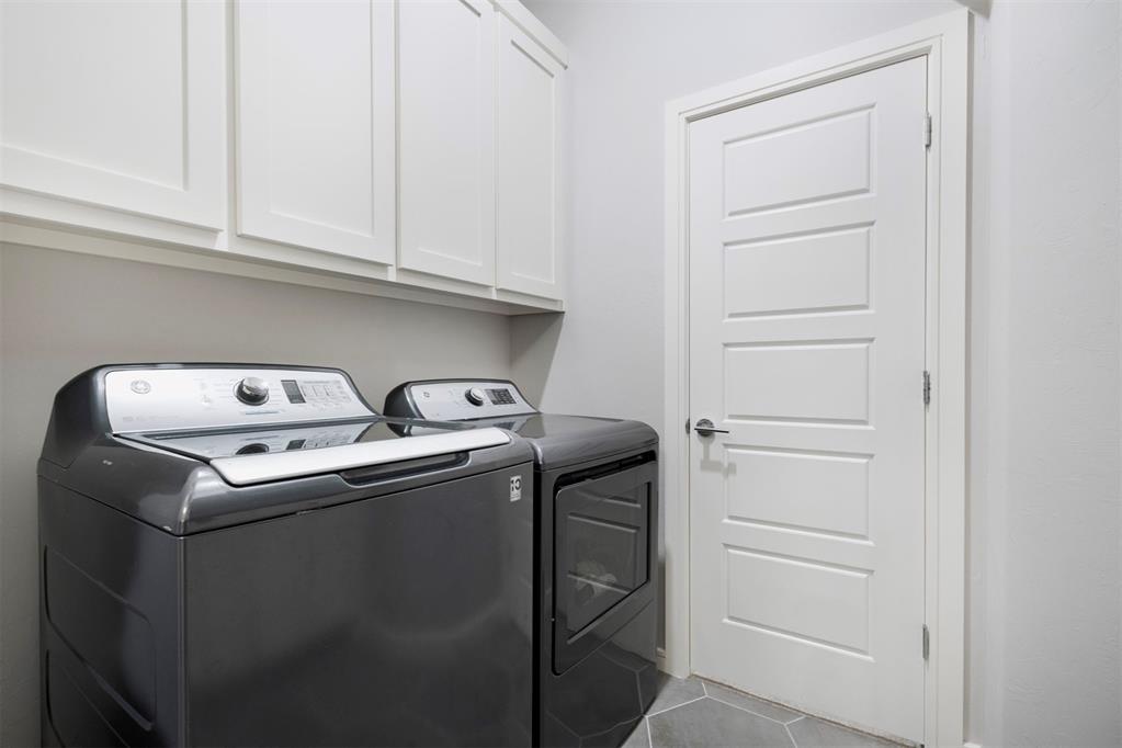 2533 Amante Court Property Photo 37