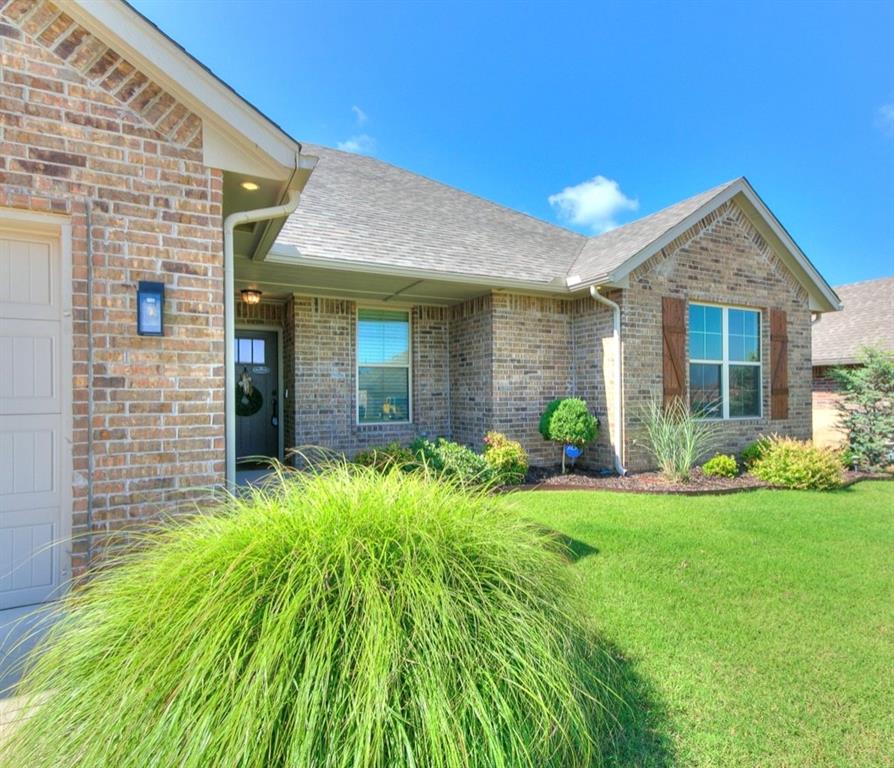 1919 Twisted Oak Court