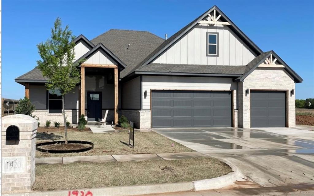 1920 Sama Way Property Photo 3