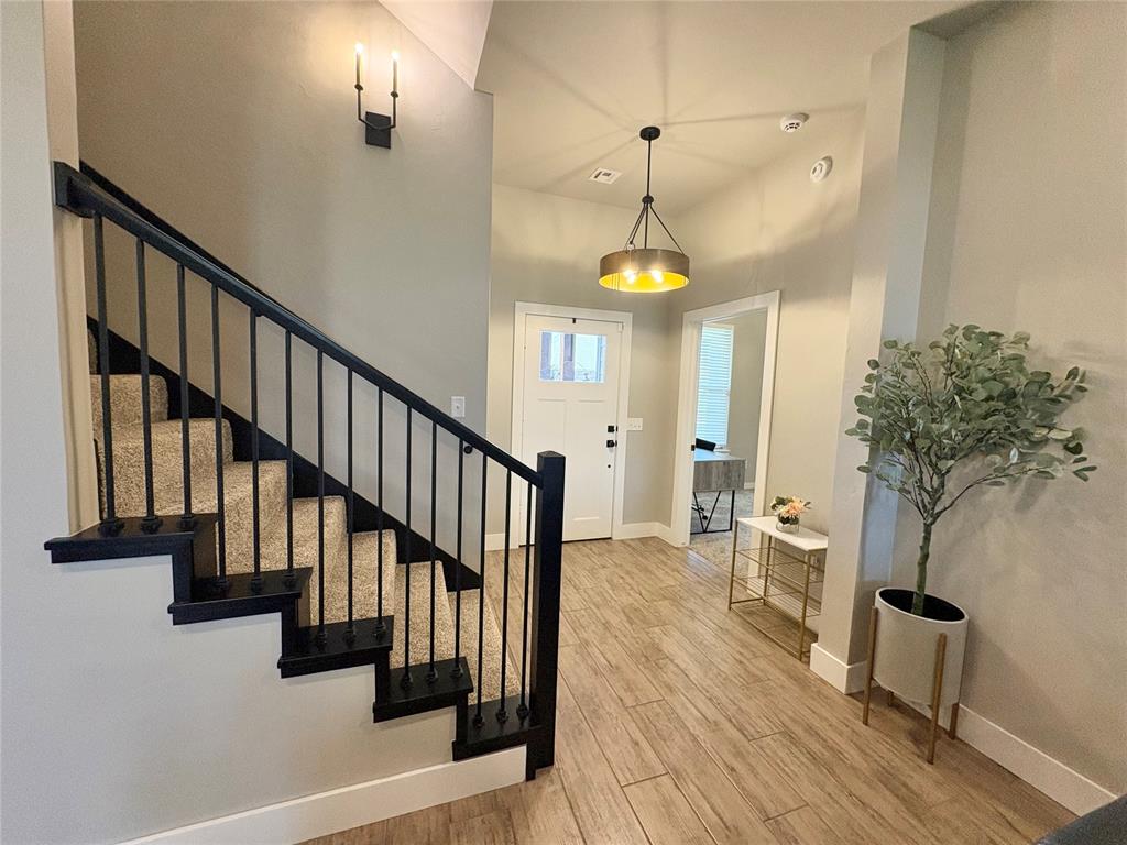 1920 Sama Way Property Photo 5