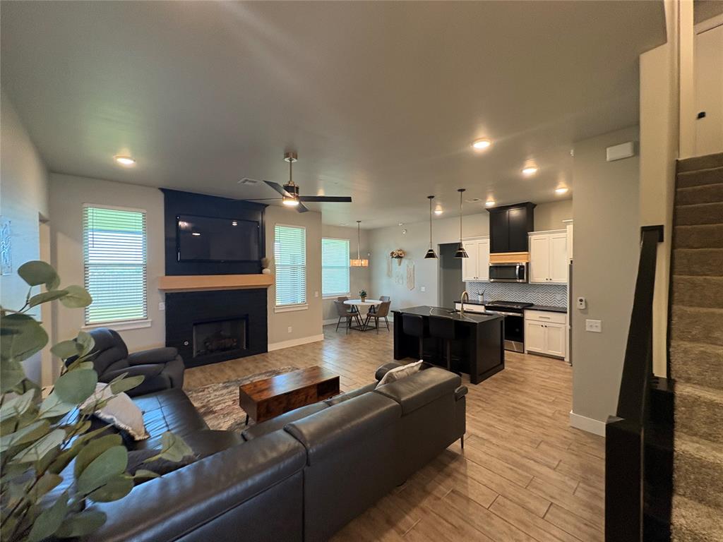 1920 Sama Way Property Photo 7