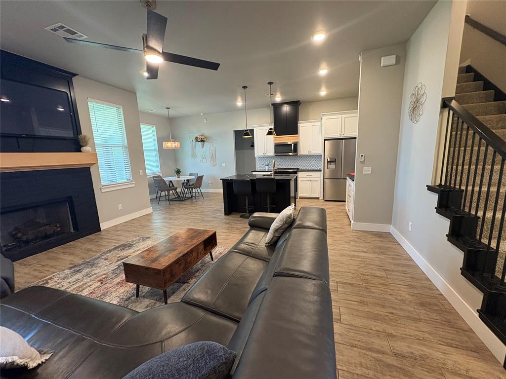 1920 Sama Way Property Photo 8