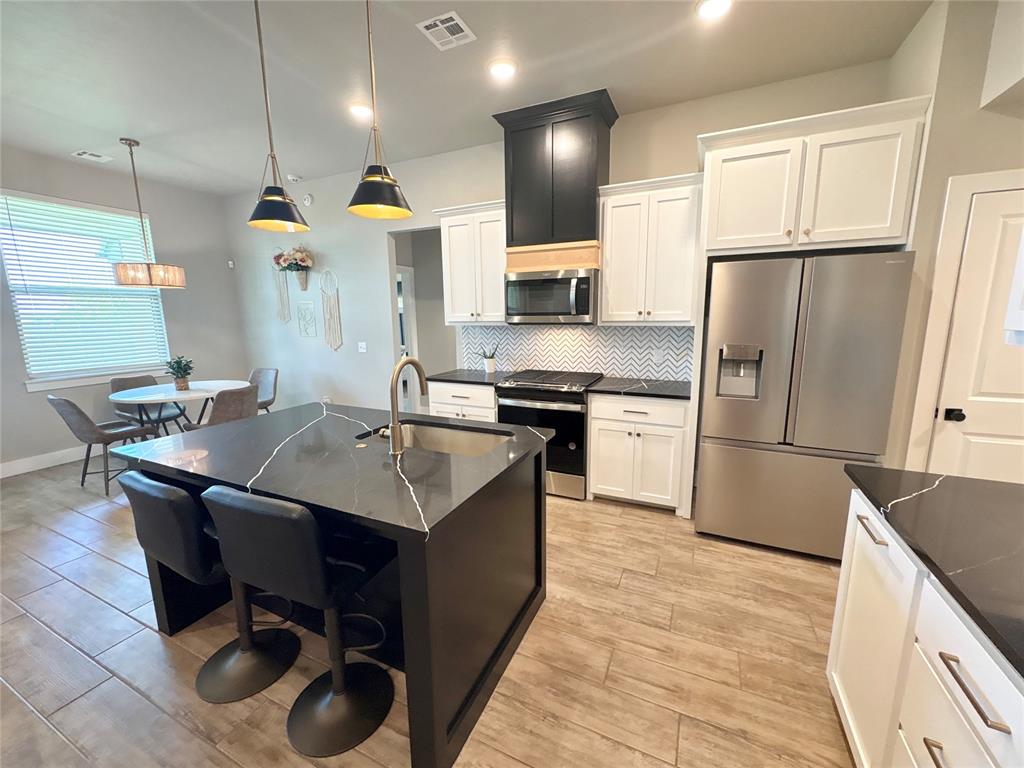 1920 Sama Way Property Photo 9