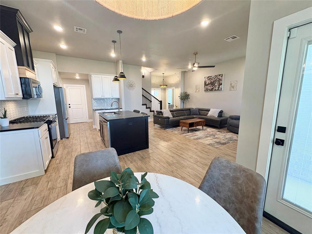 1920 Sama Way Property Photo 10