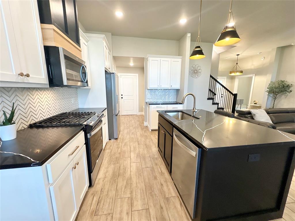 1920 Sama Way Property Photo 11