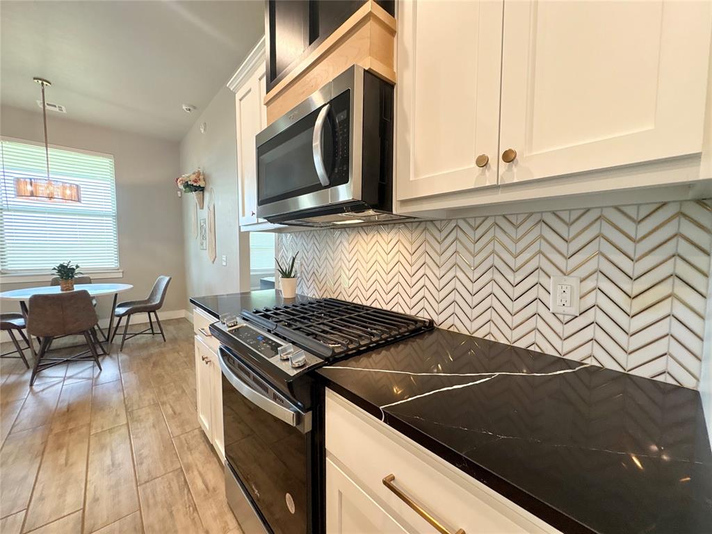 1920 Sama Way Property Photo 12