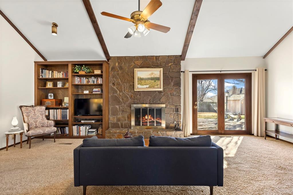 4404 Tamarisk Drive Property Photo 3