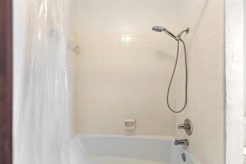 4404 Tamarisk Drive Property Photo 29