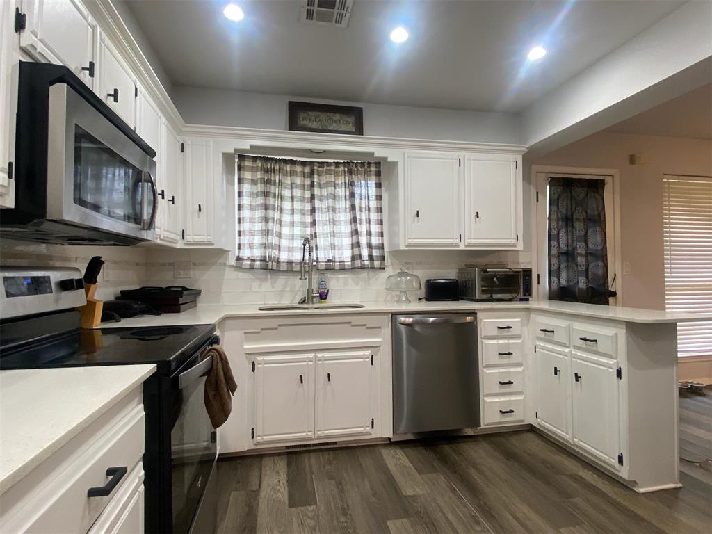 10220 Mantle Lane Property Photo 8