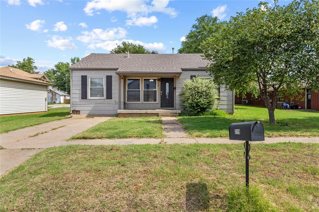 319 E Arapaho Avenue Property Photo 1