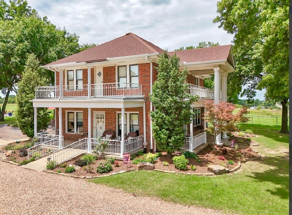 13902 Valley View Road Property Photo 1