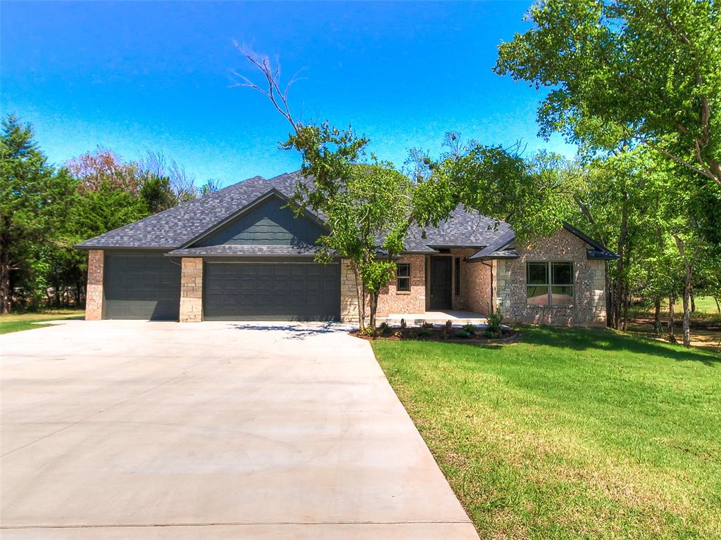 9070 Oak Tree Circle Property Photo 1