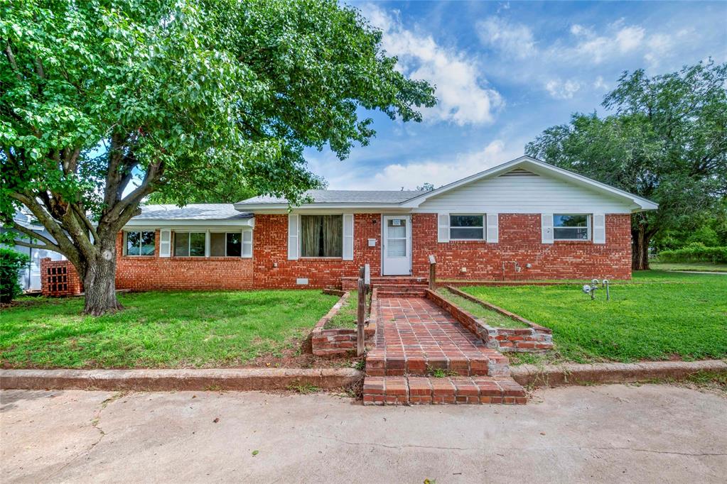 420 E 12th Street Property Photo 1