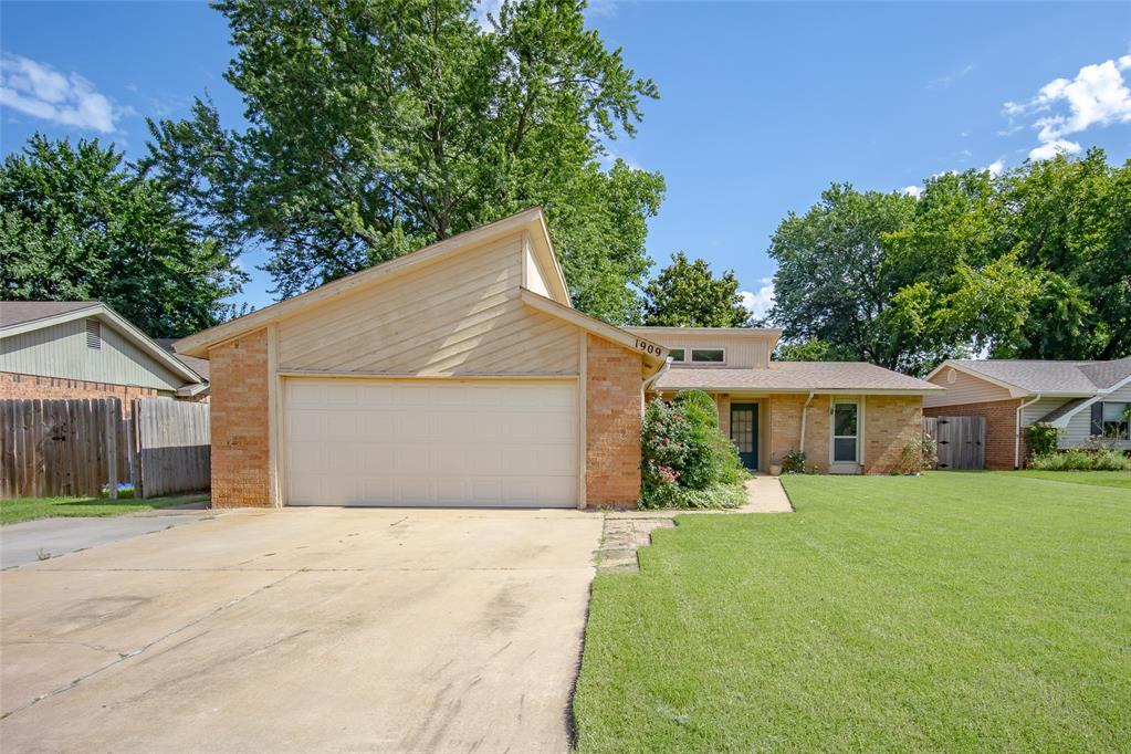 1909 Oakcreek Drive Property Photo 1