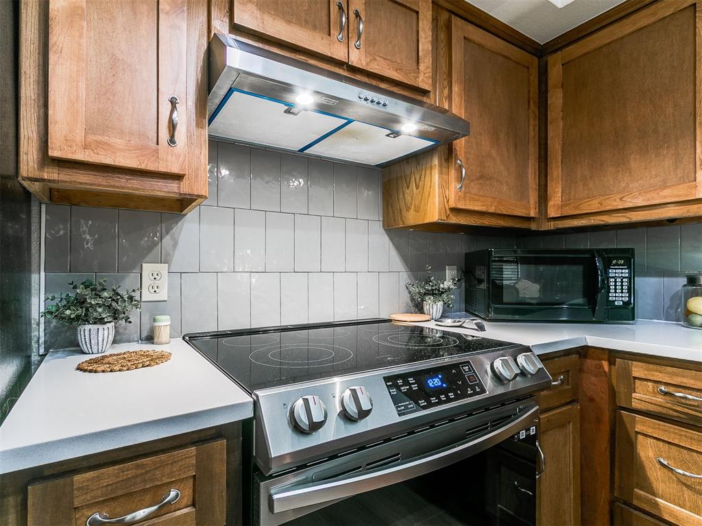 12504 Covey Creek Drive Property Photo 17