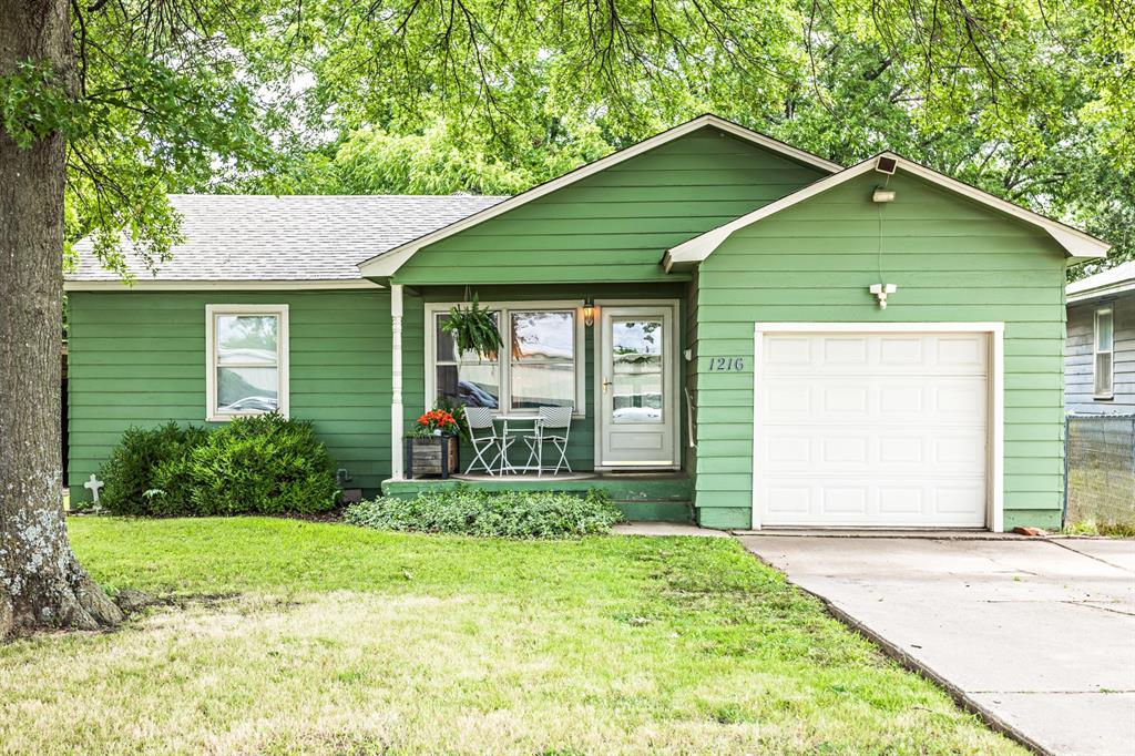 1216 N Mckinley Avenue Property Photo 1