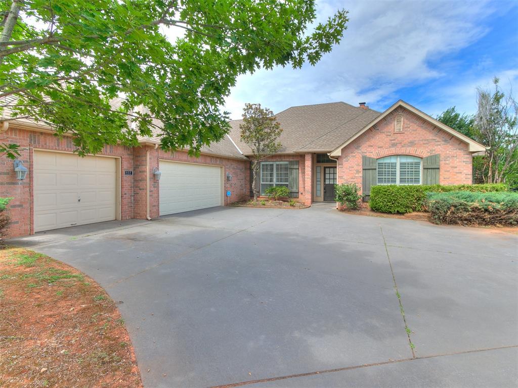 112 Lakeview Court Property Photo