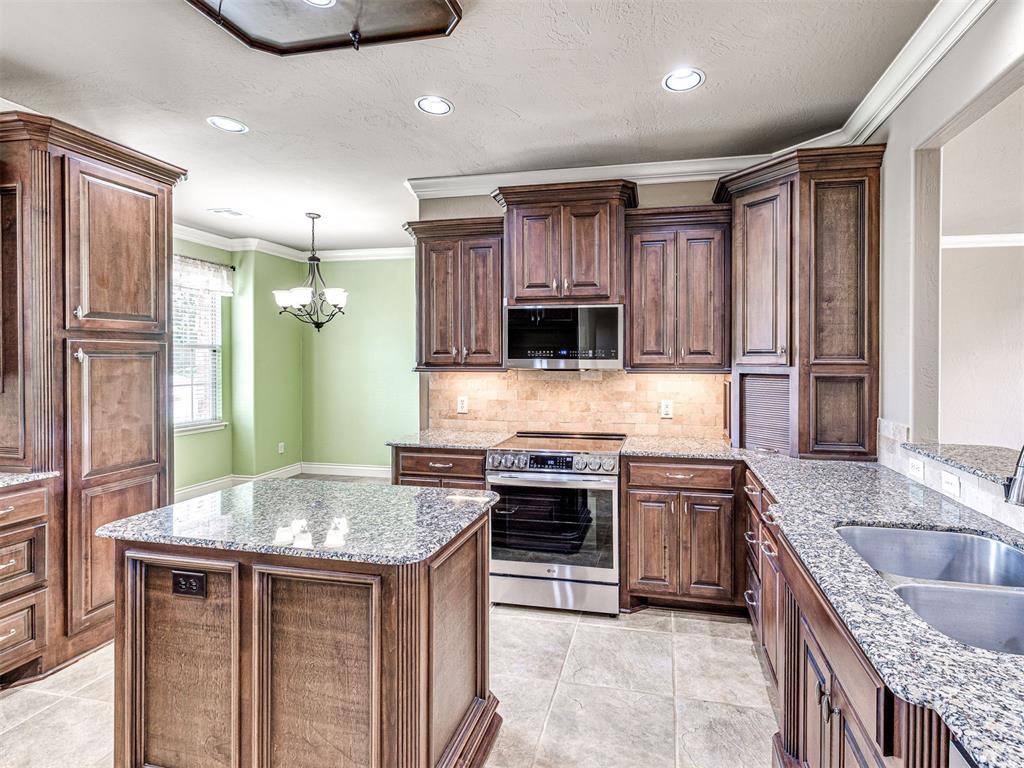 19420 Crest Ridge Drive Property Photo 12
