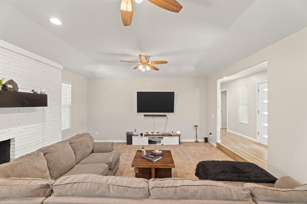 104 N Ramblin Oaks Drive Property Photo 13
