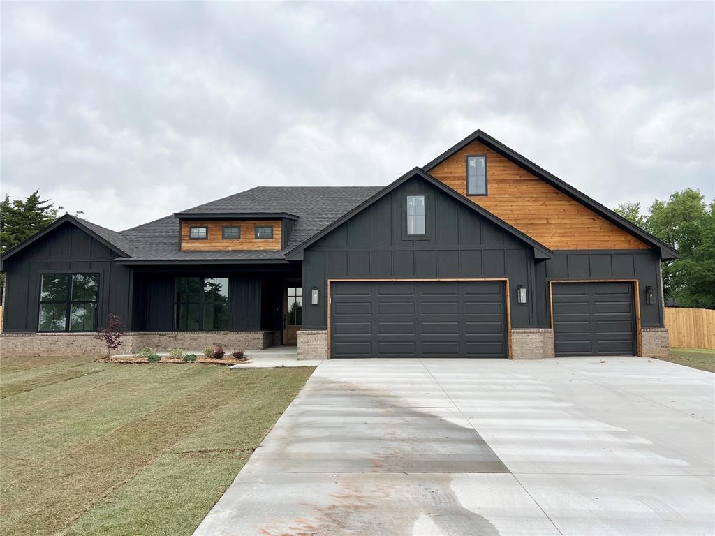 1530 Safari Drive Property Photo 1