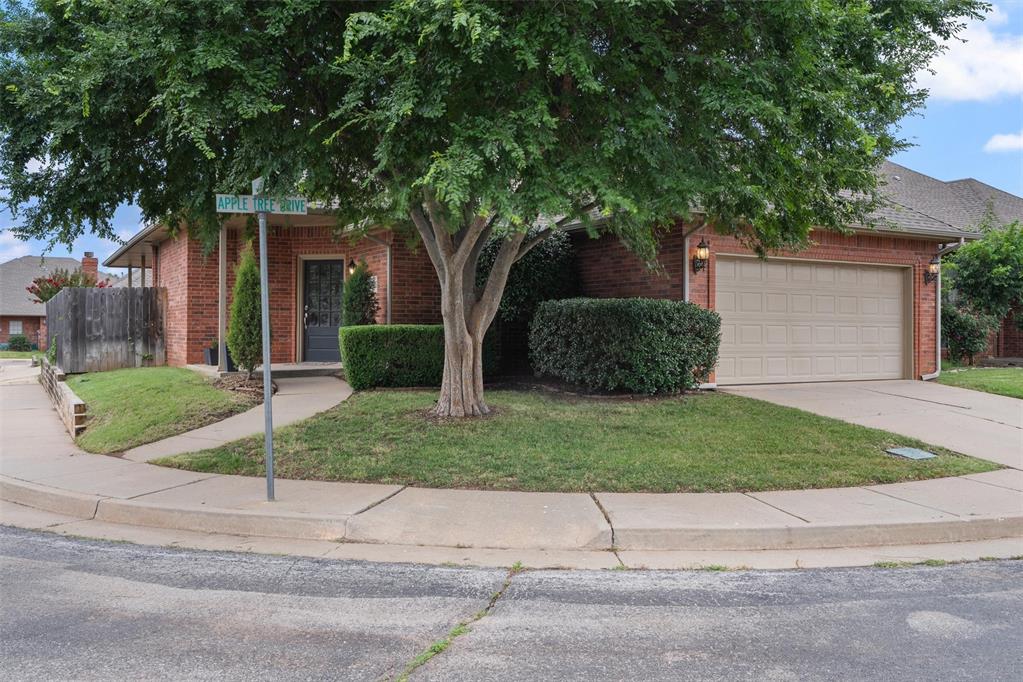 17119 Apple Tree Drive Property Photo 1