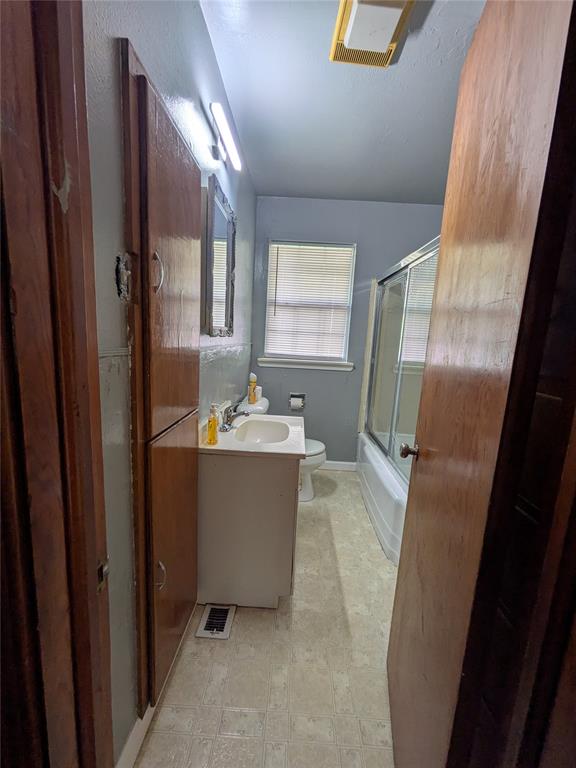 733 E Steed Drive Property Photo 7