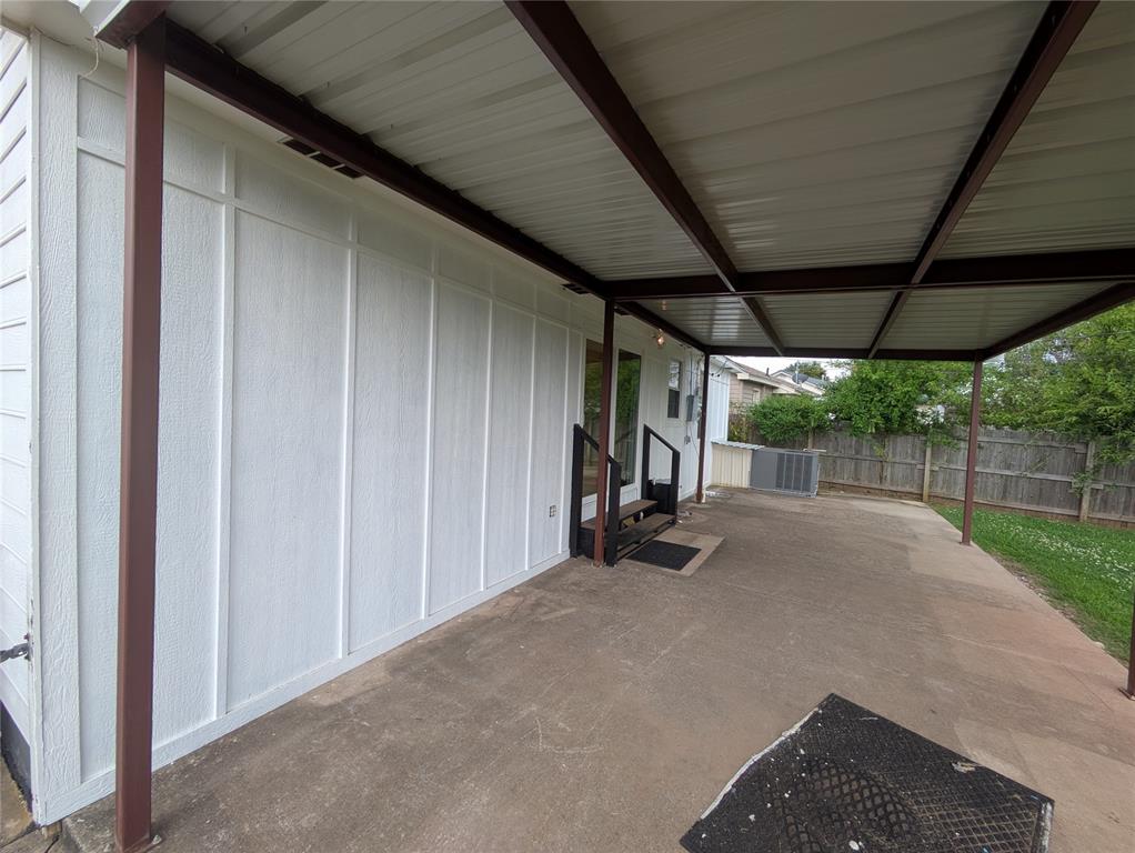 733 E Steed Drive Property Photo 16
