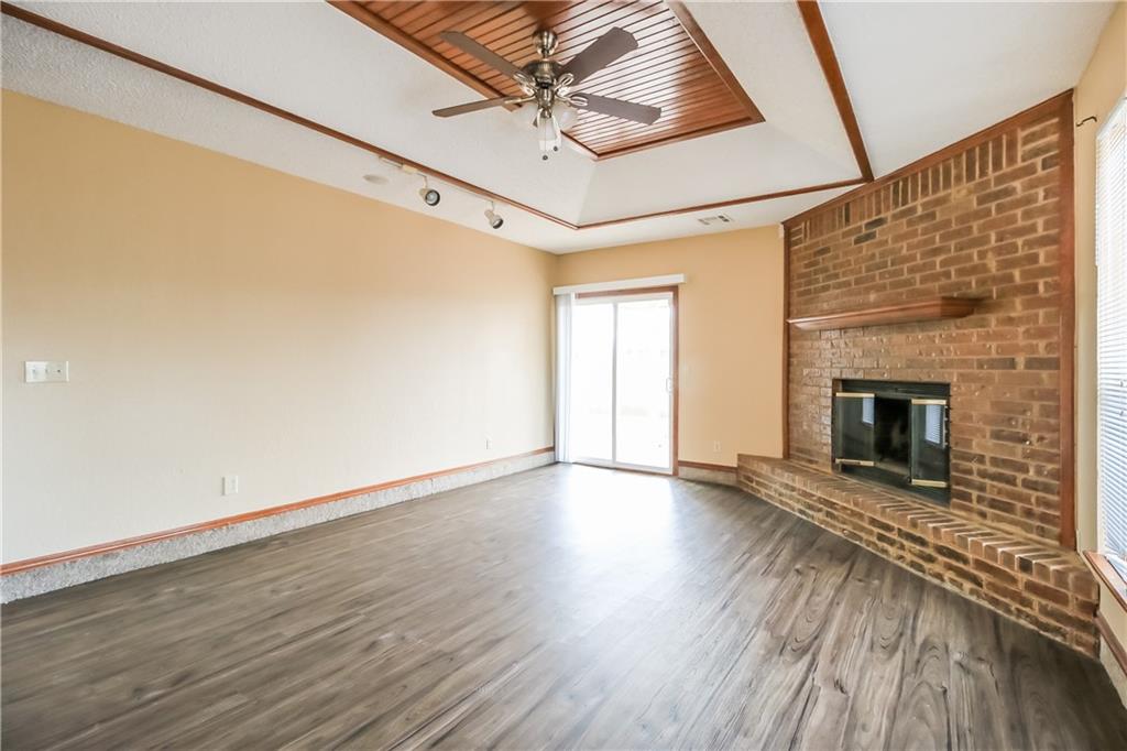 2425 E Hills Drive Property Photo 3