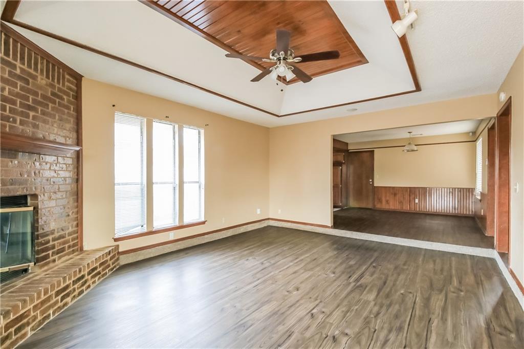 2425 E Hills Drive Property Photo 5