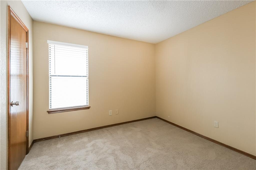2425 E Hills Drive Property Photo 13
