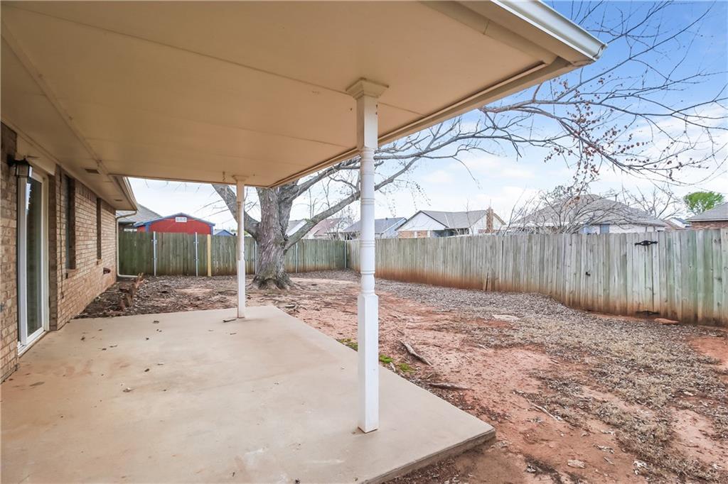 2425 E Hills Drive Property Photo 14