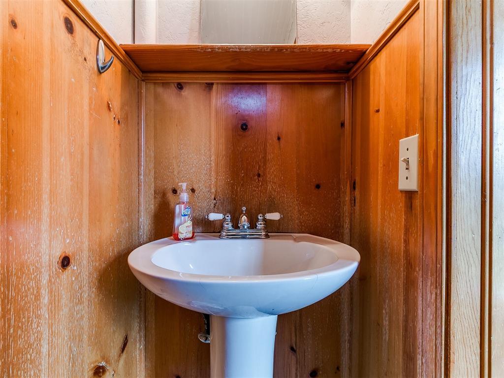 1016 Maple Avenue Property Photo 8