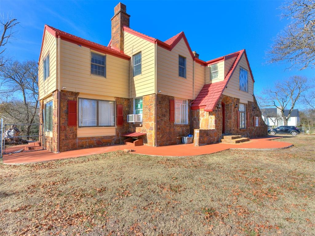 16 OAKWOOD Drive