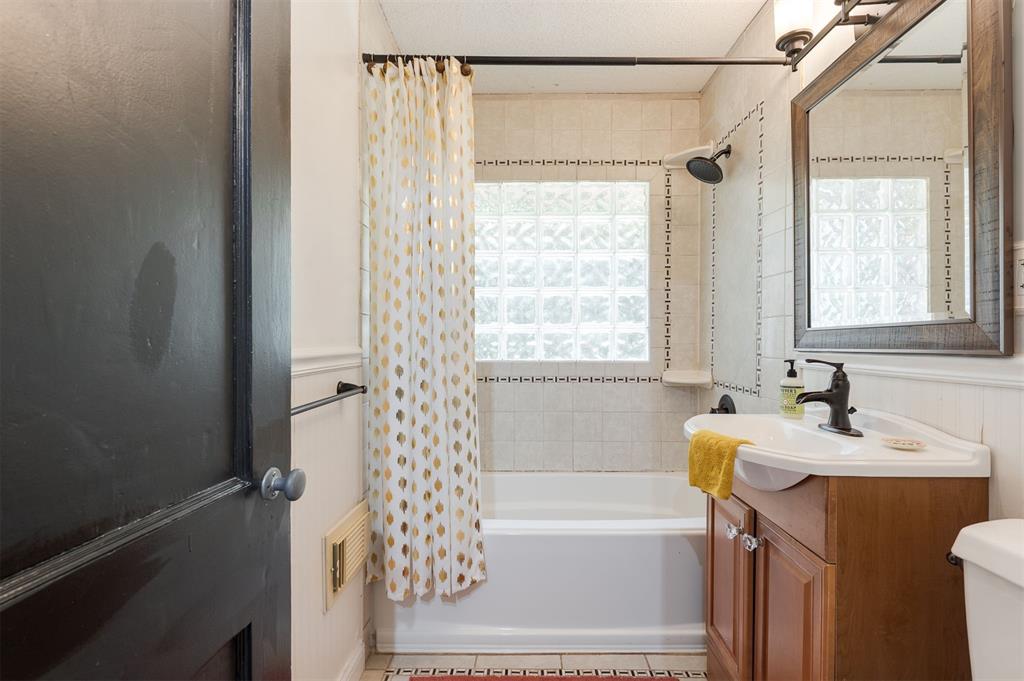 922 Ne 71st Street Property Photo 28
