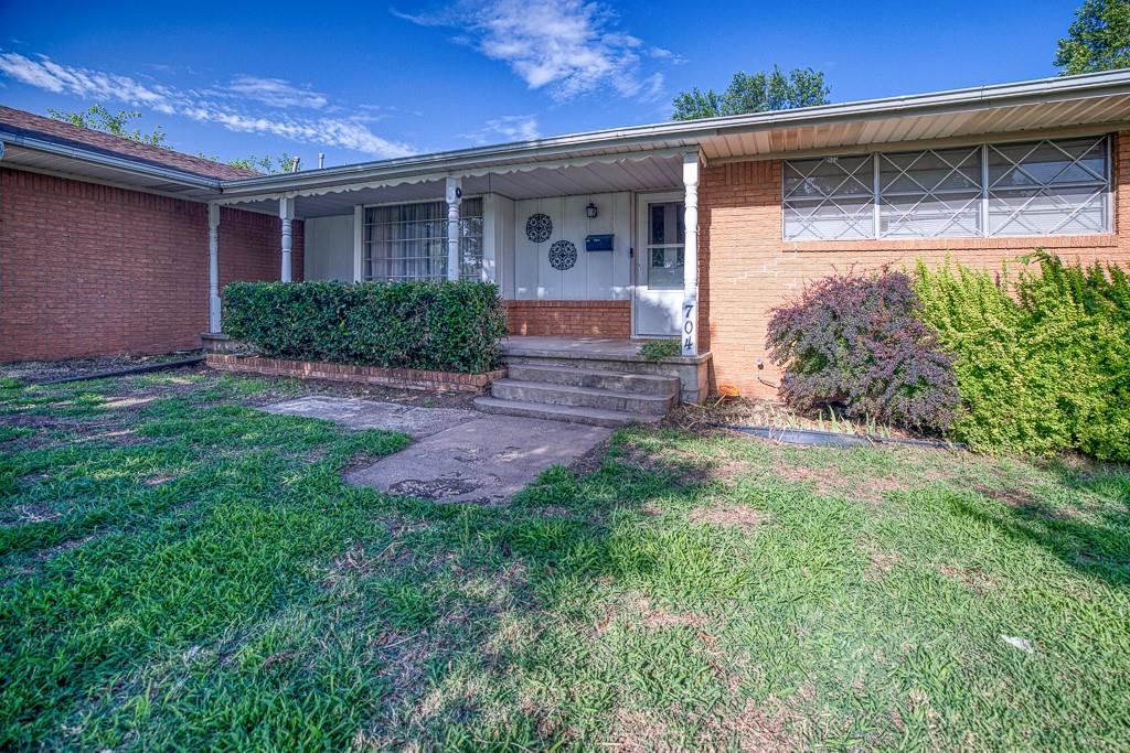 704 N Prouty Avenue Property Photo 1