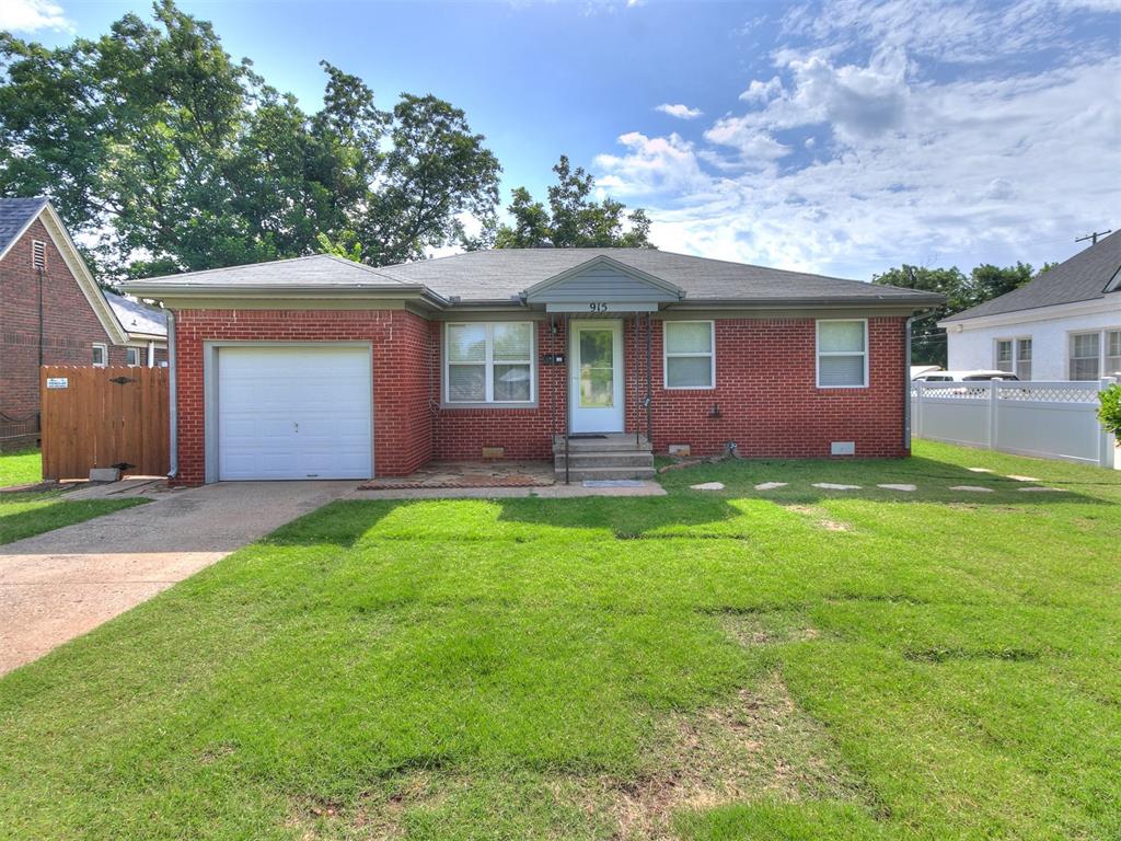 915 N Jefferson Place Property Photo 1